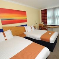 Old Trafford Hotels - Holiday Inn Express Manchester Salford Quays