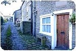 Book Beehive Cottage, Glossop