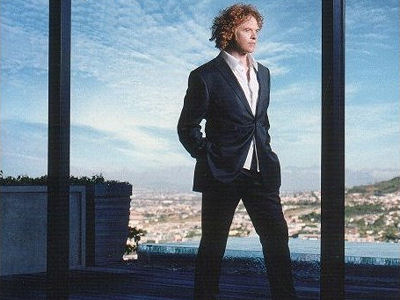Mick Hucknall Live in Manchester